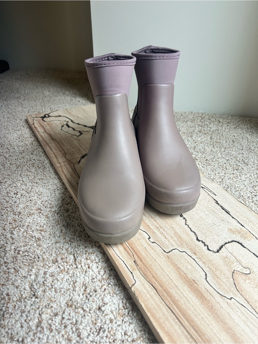 Hunter Mauve Taupe Neoprene Collar Ankle Rain Boots Short Bootie Size 6.5 - Picture 2 of 4